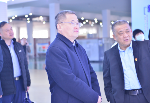 济宁市市场监督管理局局长侯典峰一行莅临2UPBATE网页版调研