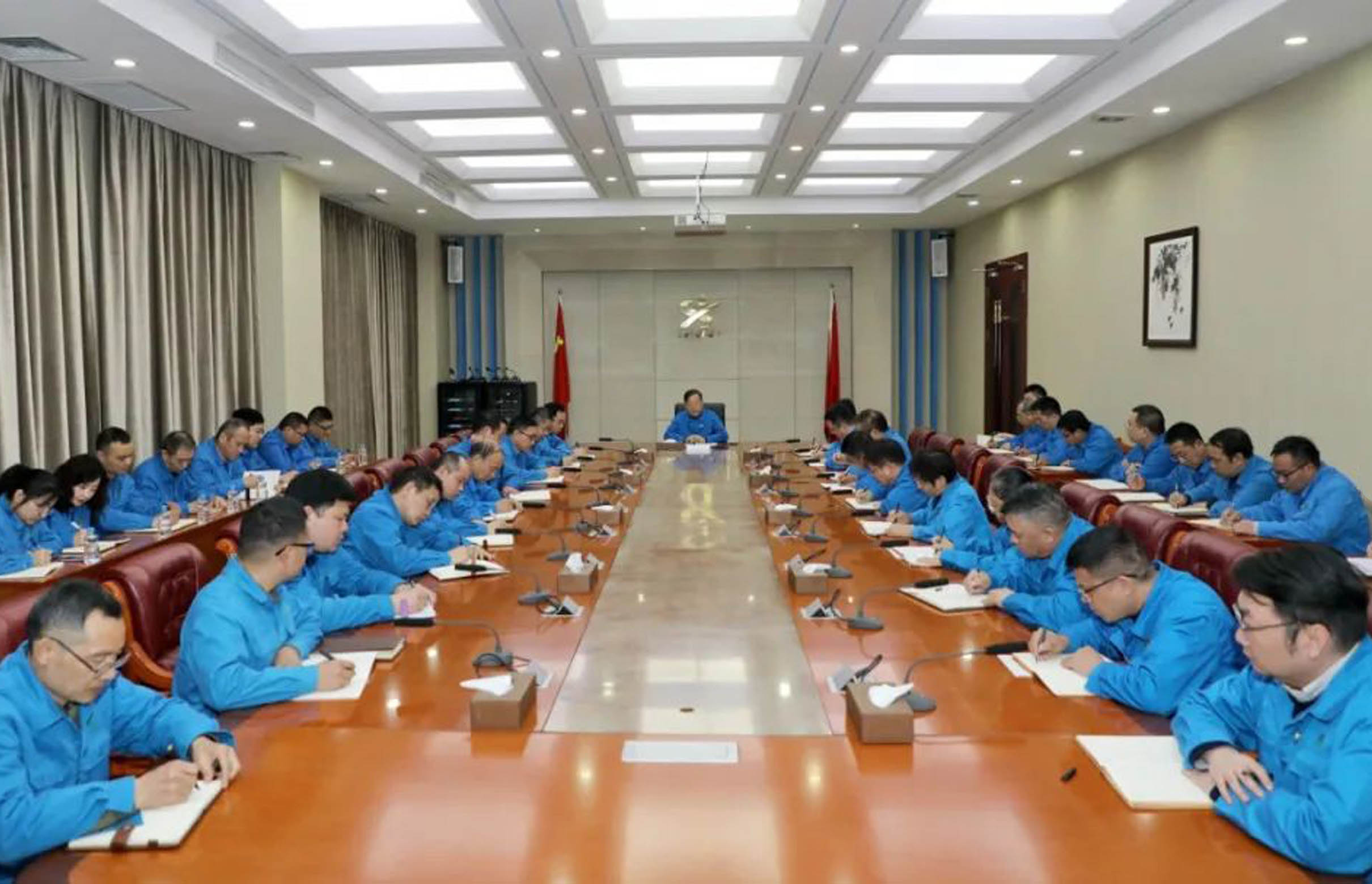 学习民营企业座谈会精神——半岛集团公司_半岛(中国)集团：发挥装备能力强、制造能力强、创新能力强的优势，坚守主业、做强实业。
