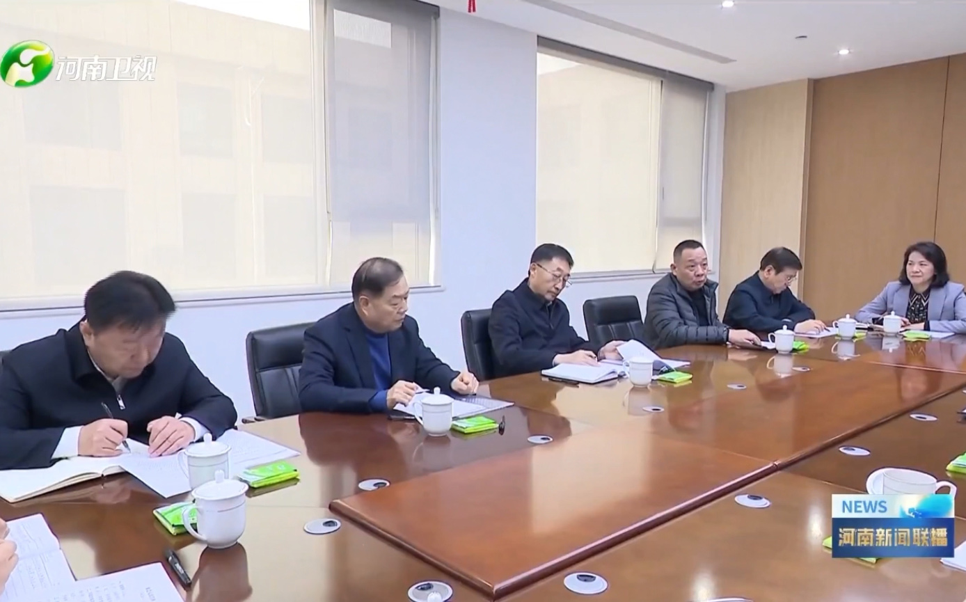 河南省委书记刘宁、省长王凯到许昌调研民营经济，半岛集团公司_半岛(中国)集团党委书记、创始人楚金甫作为民营企业家代表参加座谈。